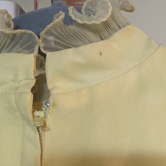 Vintage, floral, long sleeved, maxi dress with ruffle and bow details - Picture 4 of 13